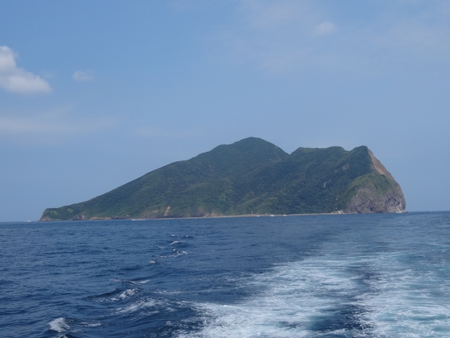 DSC02168.JPG - 龜山島：船繞島、環湖、401高地＋深澳岬象鼻岩旅遊20180512