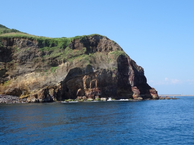 DSC02038.JPG - 龜山島：船繞島、環湖、401高地＋深澳岬象鼻岩旅遊20180512