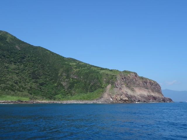 DSC02024.JPG - 龜山島：船繞島、環湖、401高地＋深澳岬象鼻岩旅遊20180512