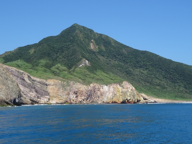 DSC02021.JPG - 龜山島：船繞島、環湖、401高地＋深澳岬象鼻岩旅遊20180512
